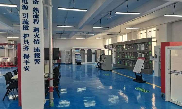 济南鉴玺职业培训学校