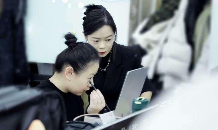 济南婚庆化妆培训学校
