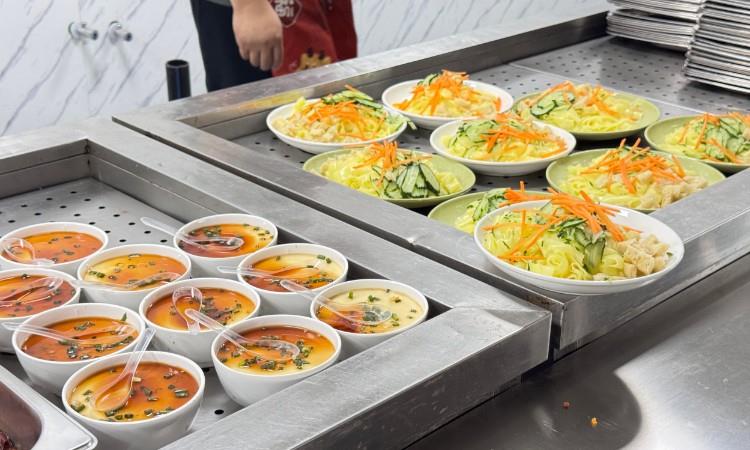 集训营饭菜