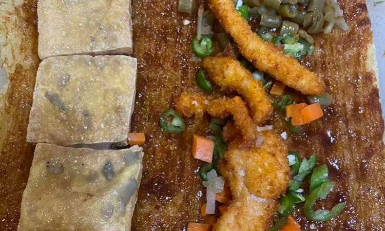 石家庄炸冷面夹臭豆腐