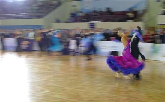 天津哪里有成人舞蹈培训班?主要想学形体芭蕾或者民族、有点基础但不专业、主要想针对性练练软开度和基本？